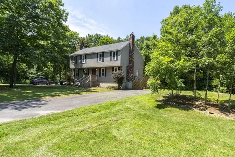 7 Homestead Drive Derry NH 03038