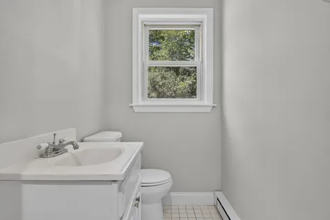 7 Homestead Drive Derry NH 03038