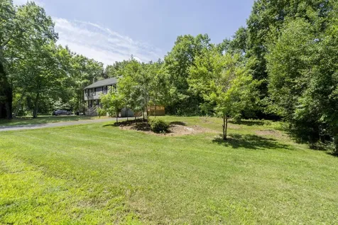 7 Homestead Drive Derry NH 03038