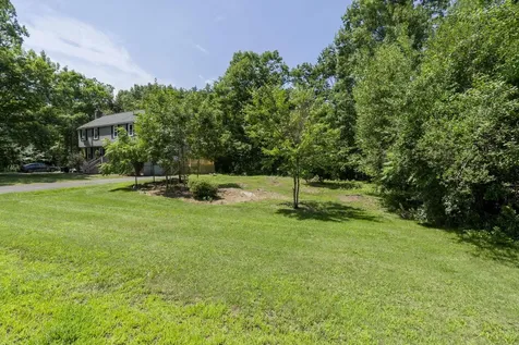 7 Homestead Drive Derry NH 03038