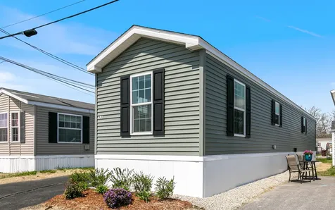 53 Brookwood Drive Salem NH 03079