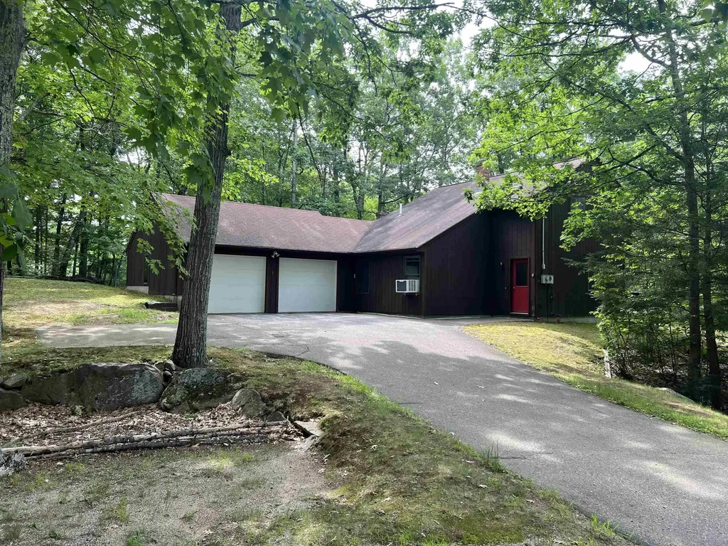 1 Great Hill Drive Newmarket NH 03857-2044