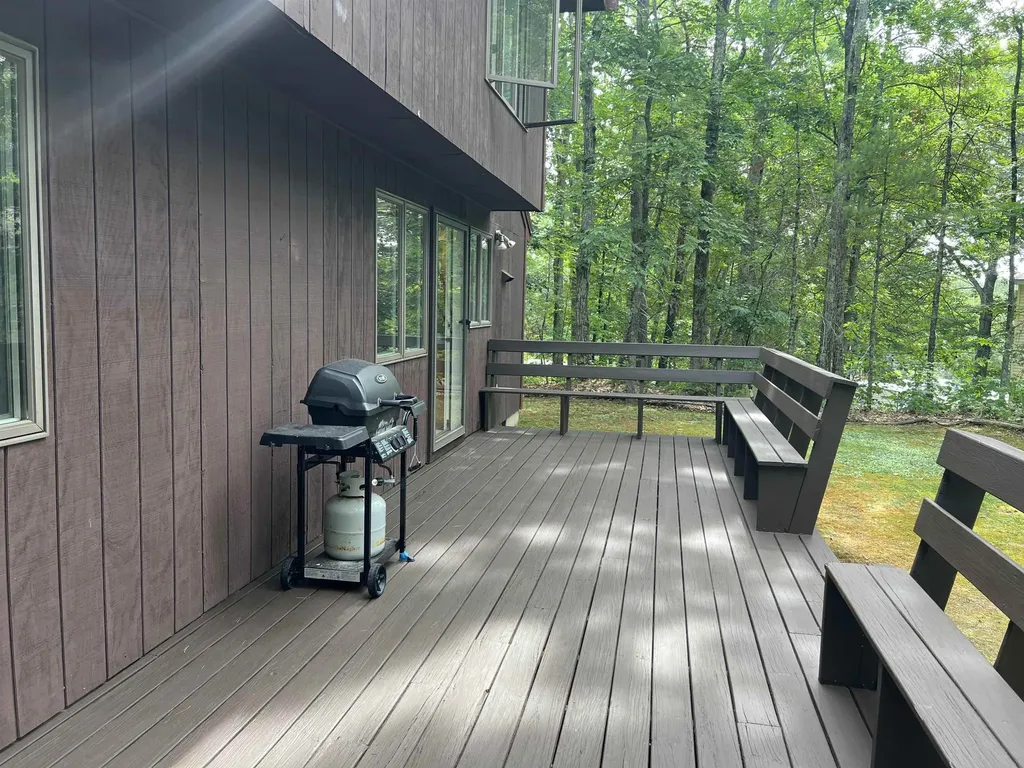 1 Great Hill Drive Newmarket NH 03857-2044