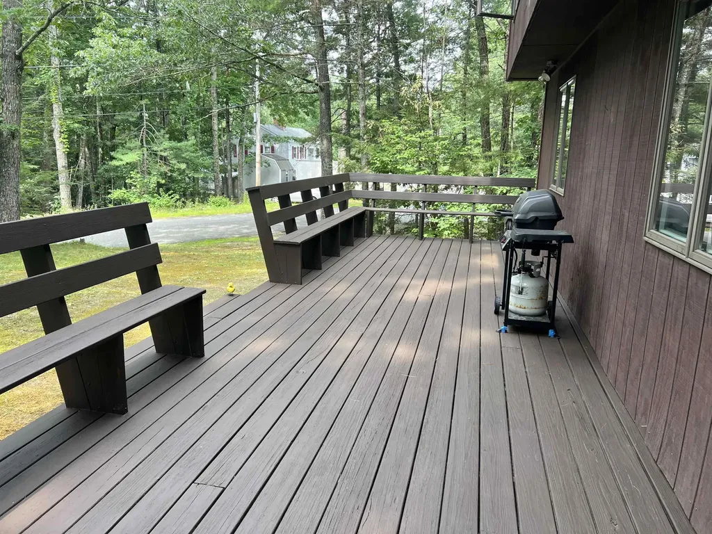 1 Great Hill Drive Newmarket NH 03857-2044