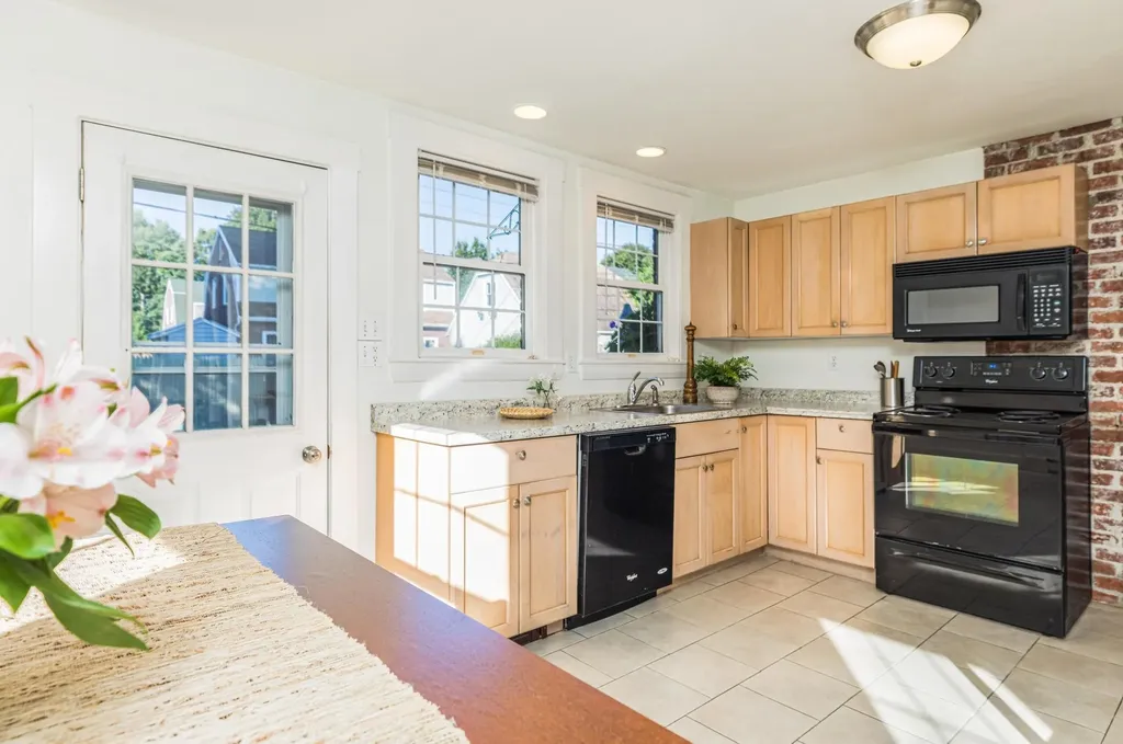 77 Porpoise Way Portsmouth NH 03801