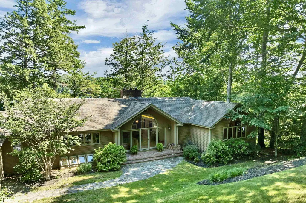 6 Wyanoke Gate Lane Wolfeboro NH 03894