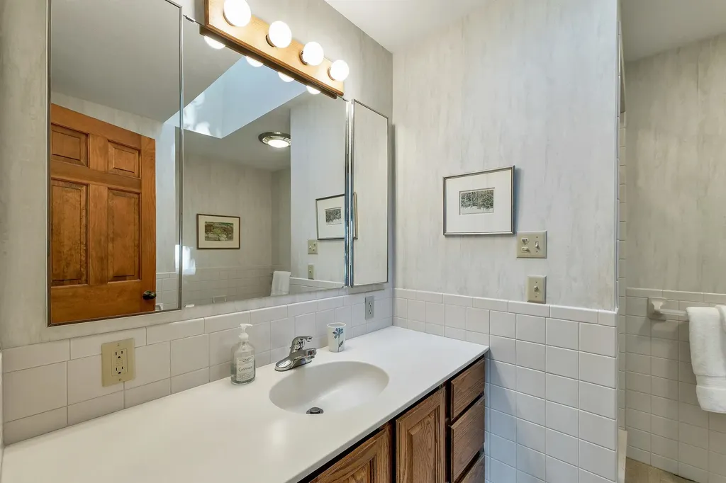 6 Wyanoke Gate Lane Wolfeboro NH 03894