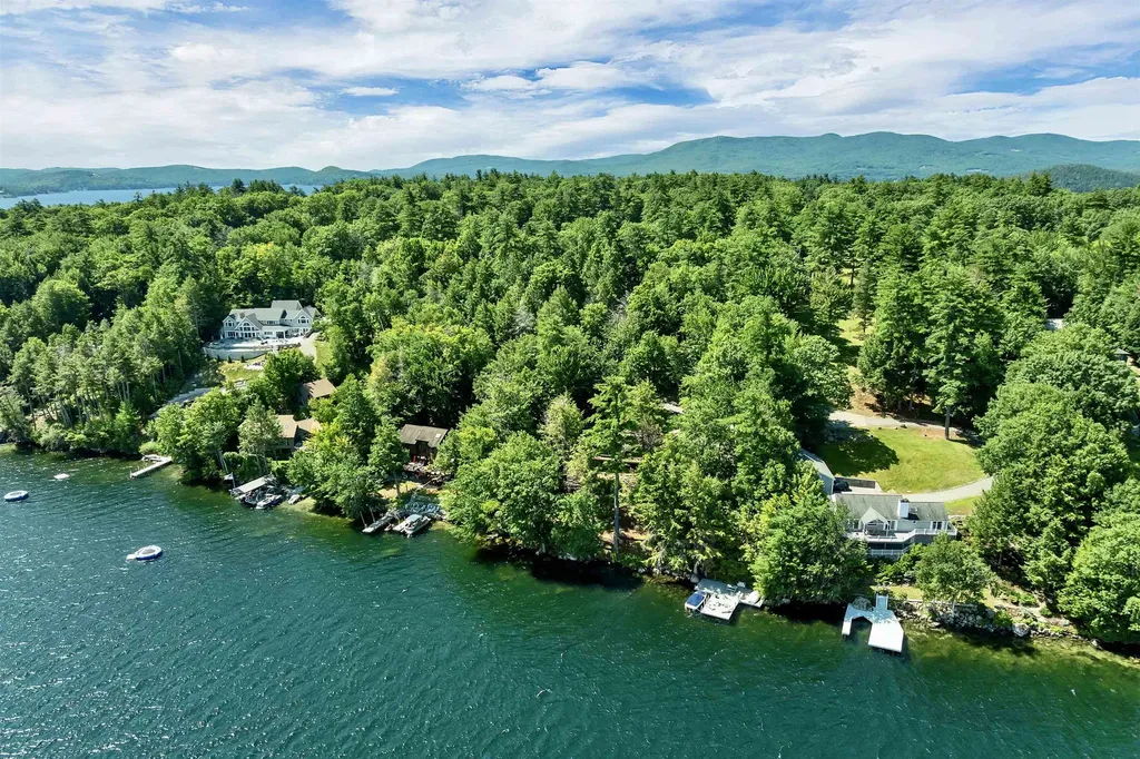 6 Wyanoke Gate Lane Wolfeboro NH 03894
