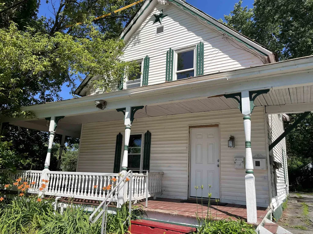 35 Mountain Avenue St. Johnsbury VT 05819