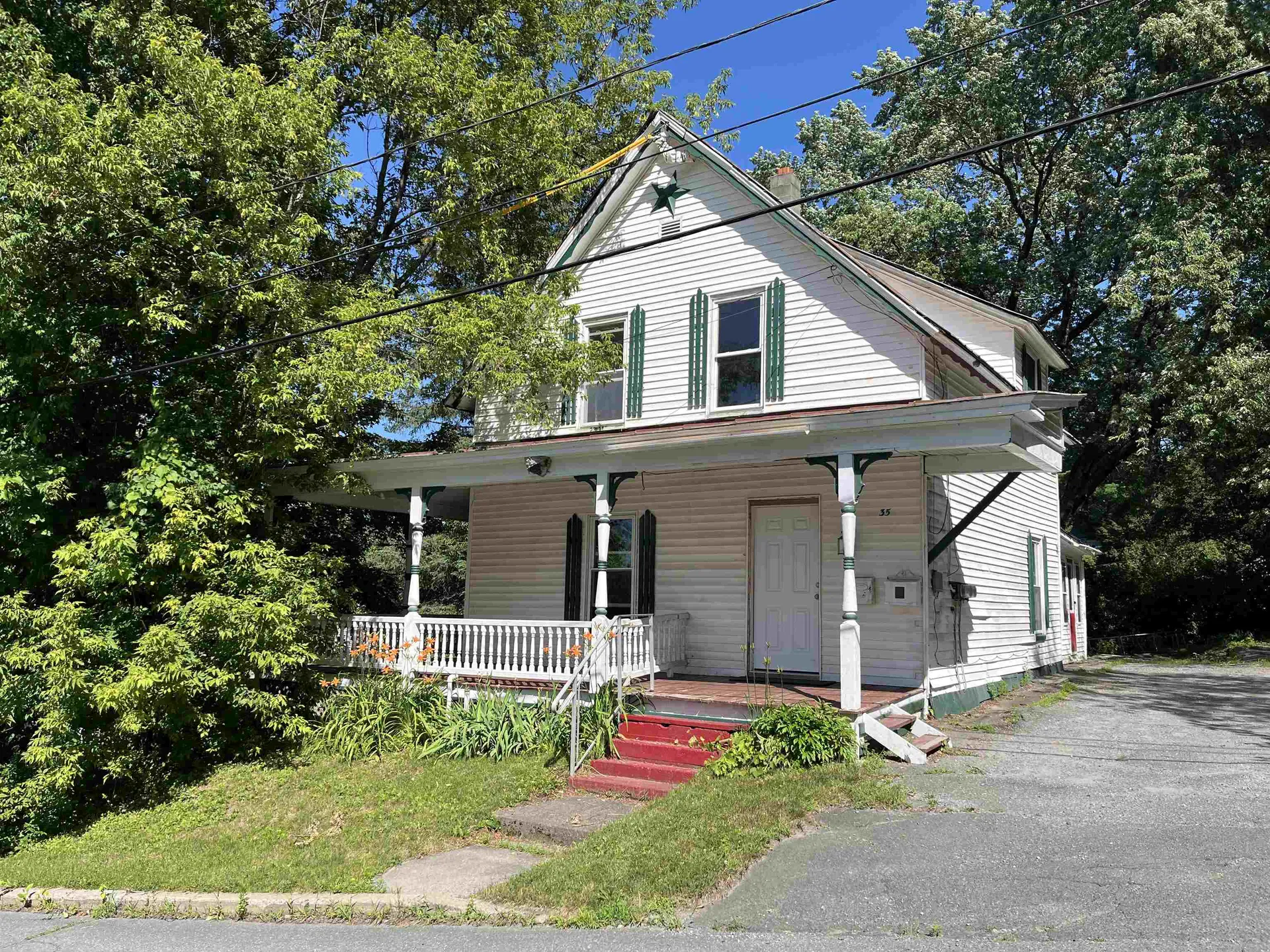 35 Mountain Avenue St. Johnsbury VT 05819