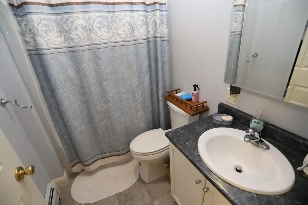 43 Cherry Lane Newport City VT 05855