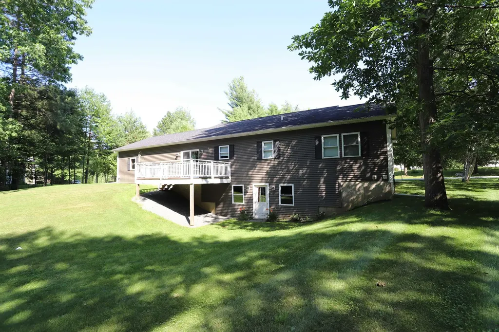 43 Cherry Lane Newport City VT 05855