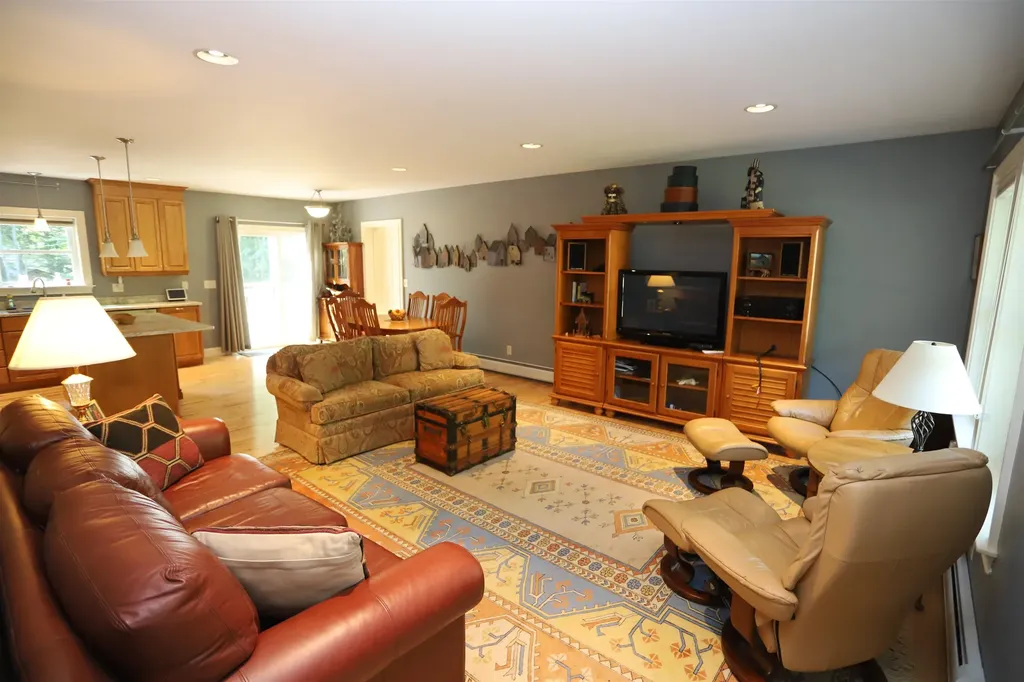43 Cherry Lane Newport City VT 05855