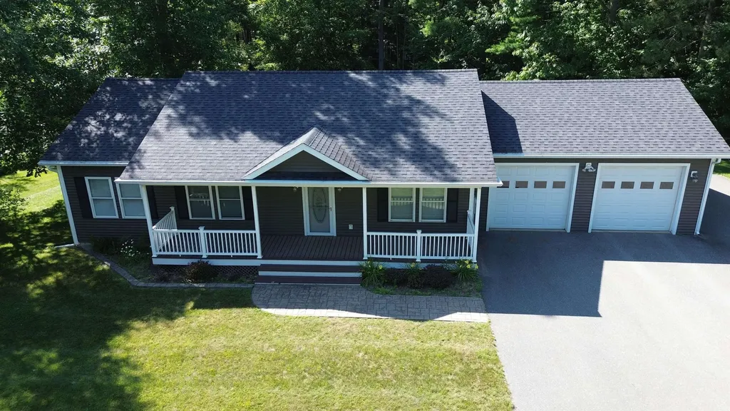 43 Cherry Lane Newport City VT 05855