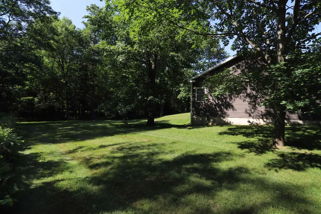 43 Cherry Lane Newport City VT 05855