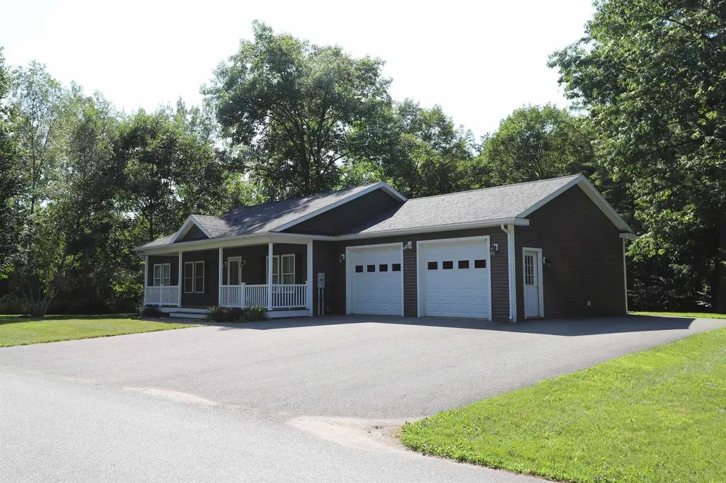 43 Cherry Lane Newport City VT 05855