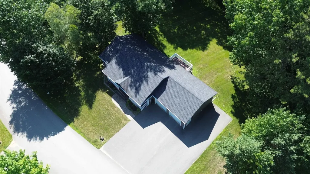43 Cherry Lane Newport City VT 05855