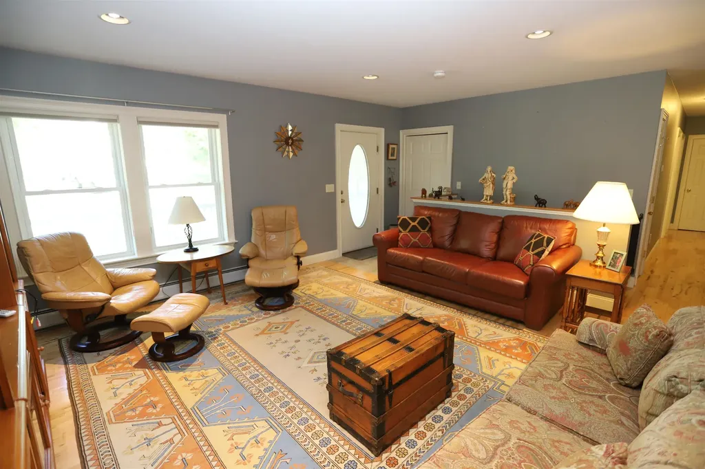 43 Cherry Lane Newport City VT 05855