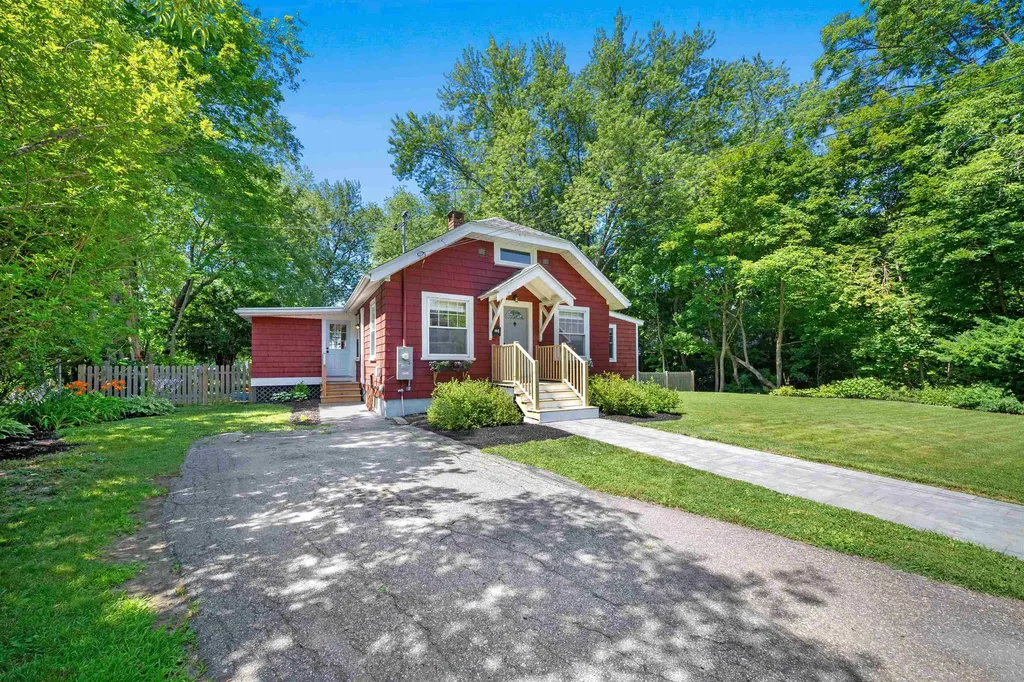 22 1/2 Baker Street Dover NH 03820