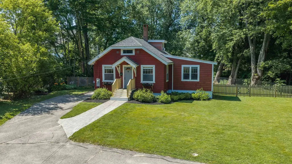 22 1/2 Baker Street Dover NH 03820