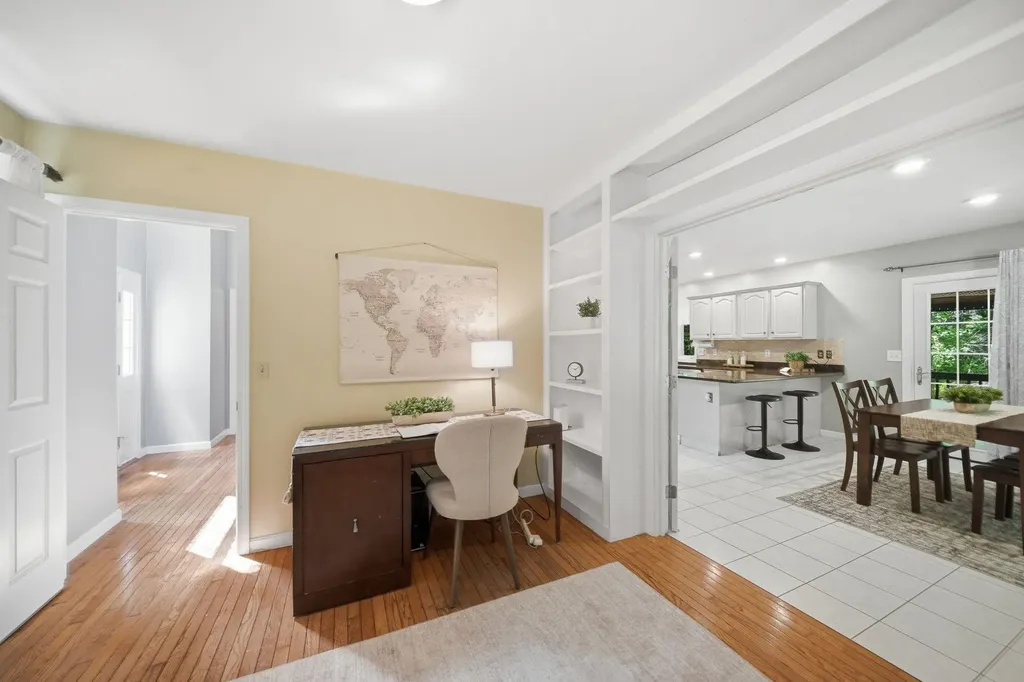 4 Longmeadow Road Windham NH 03087