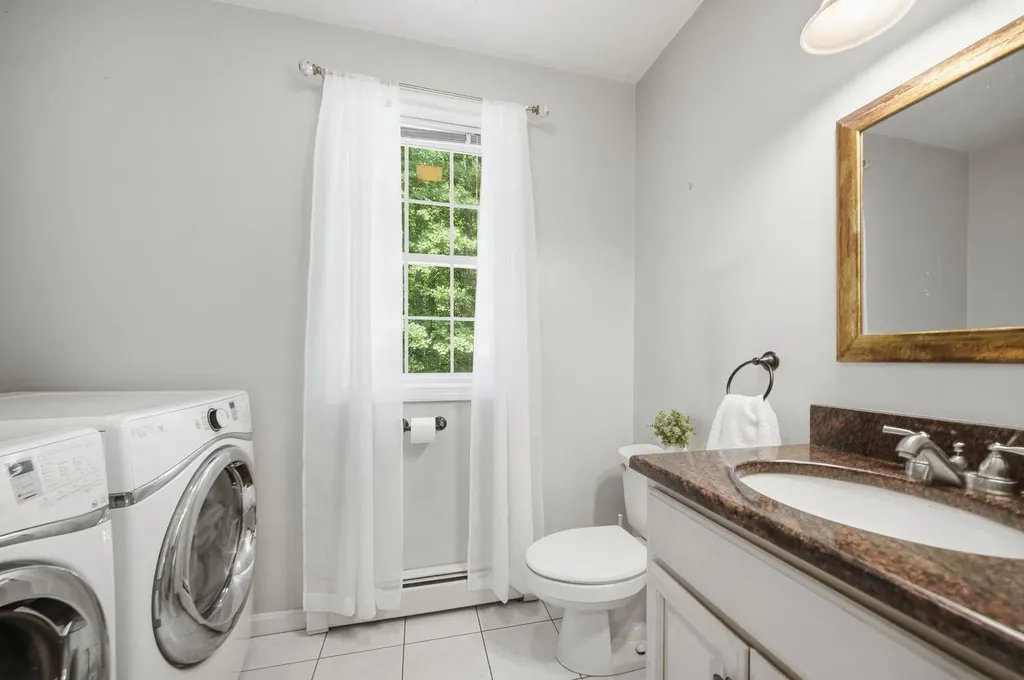 4 Longmeadow Road Windham NH 03087