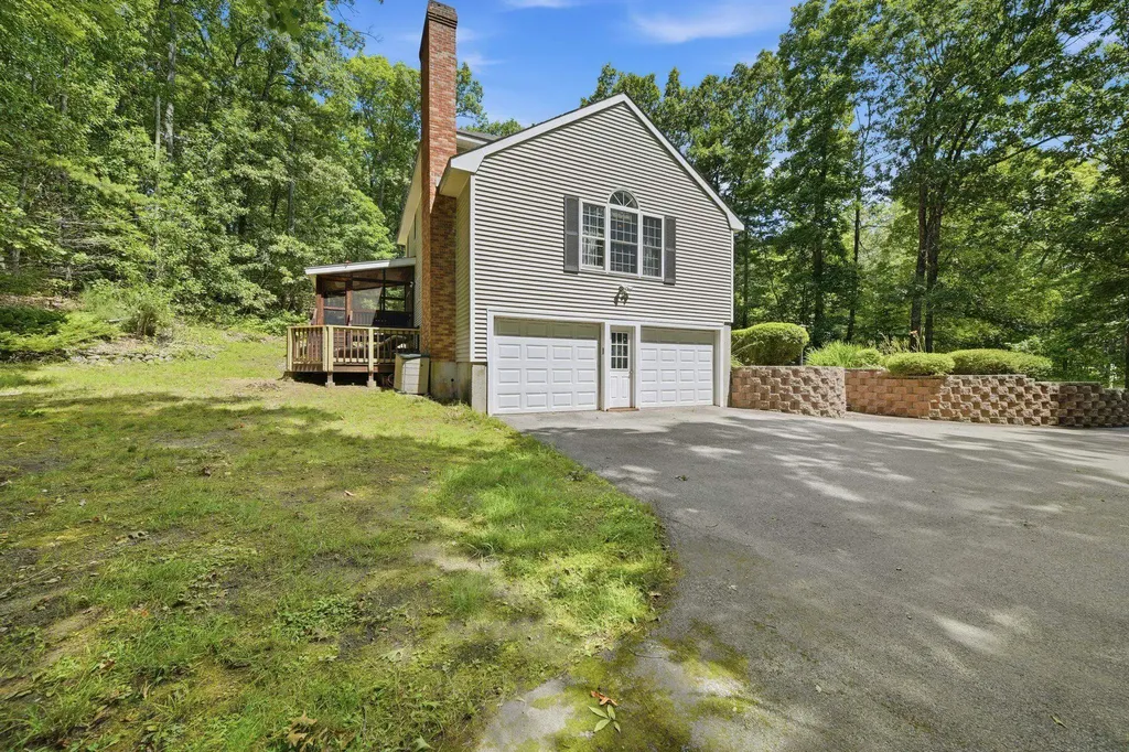 4 Longmeadow Road Windham NH 03087