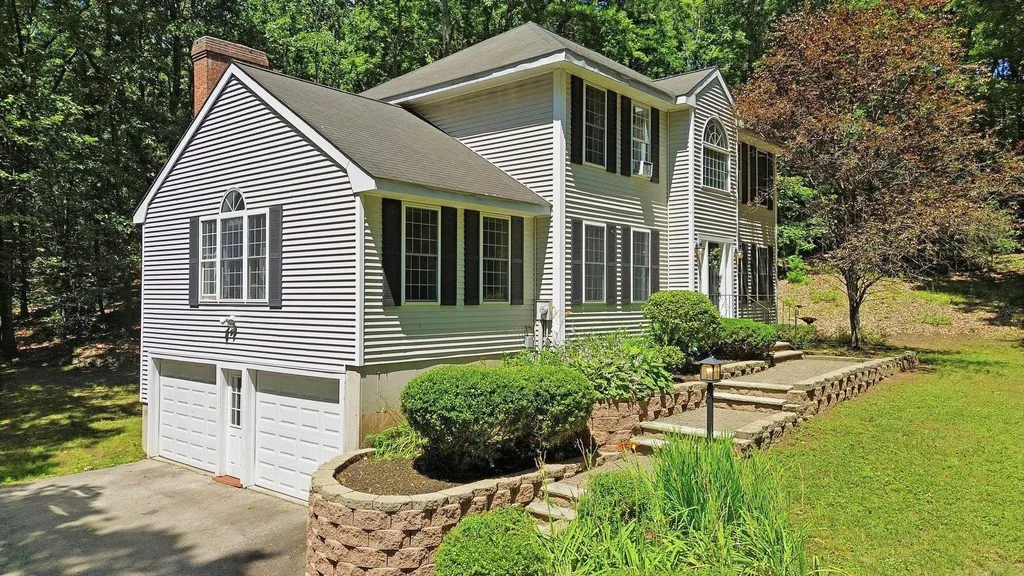 4 Longmeadow Road Windham NH 03087