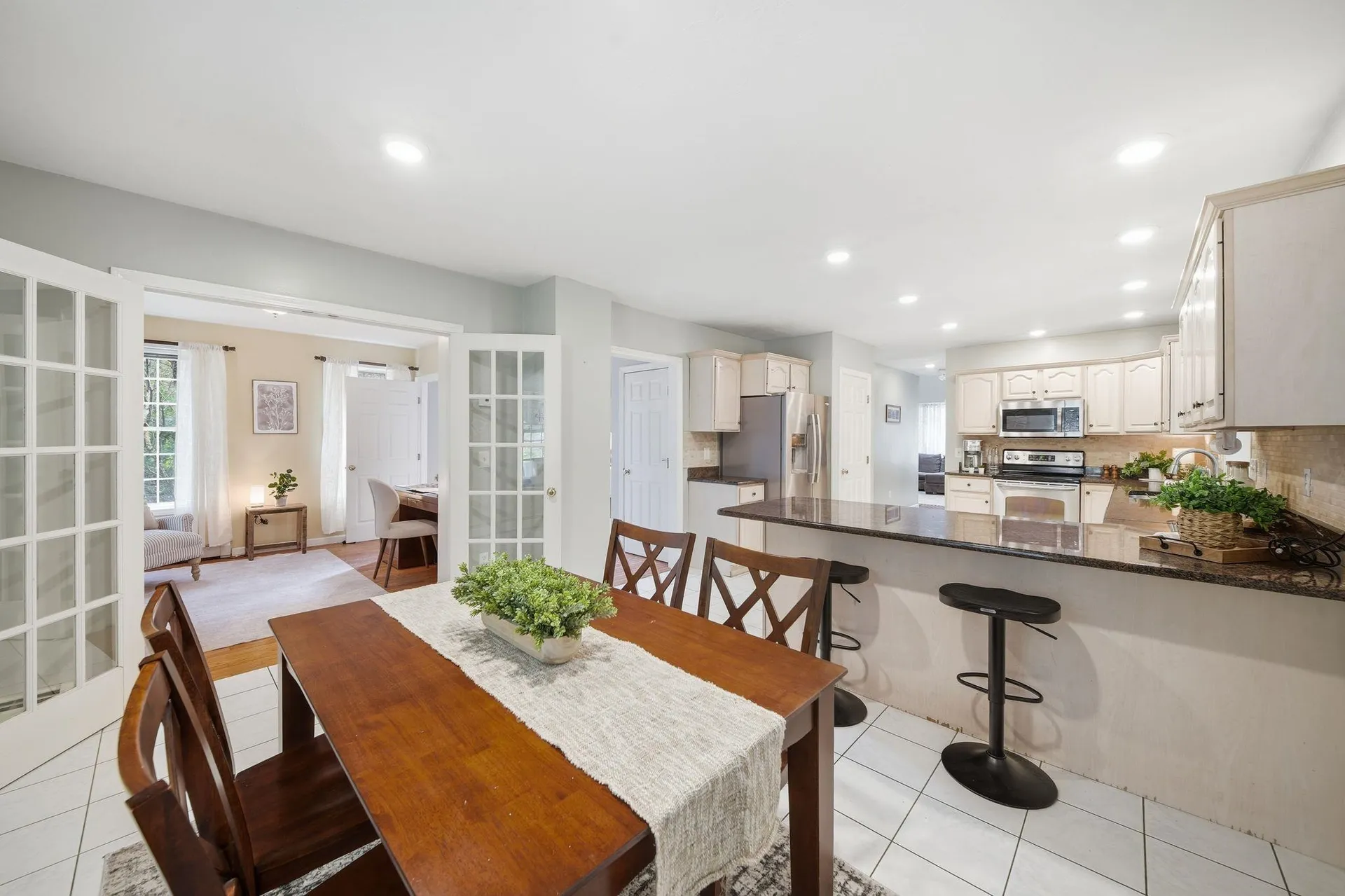 4 Longmeadow Road Windham NH 03087