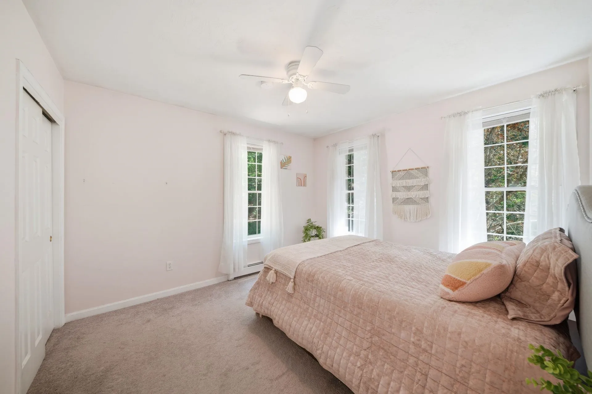 4 Longmeadow Road Windham NH 03087