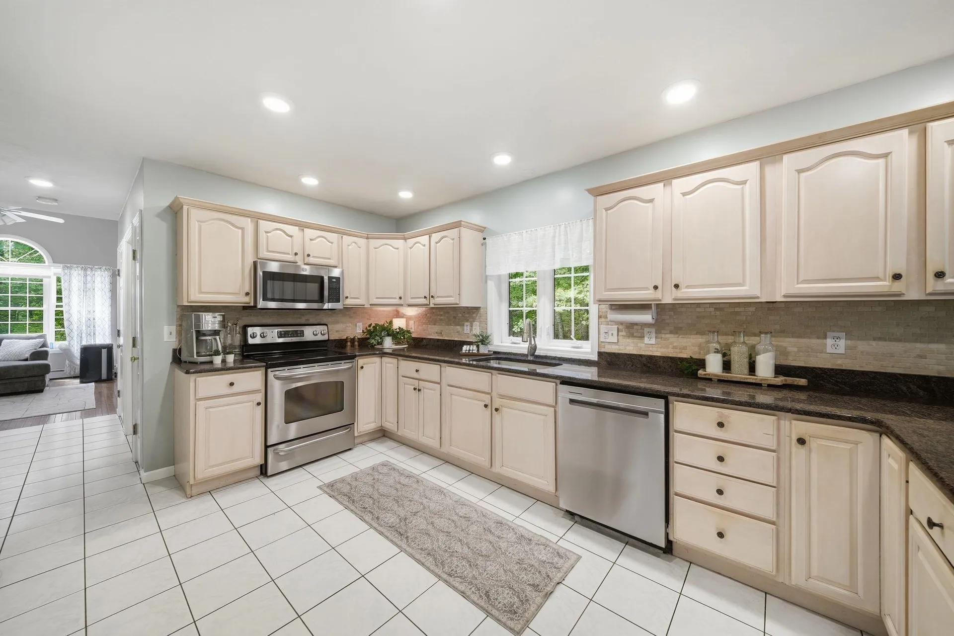 4 Longmeadow Road Windham NH 03087