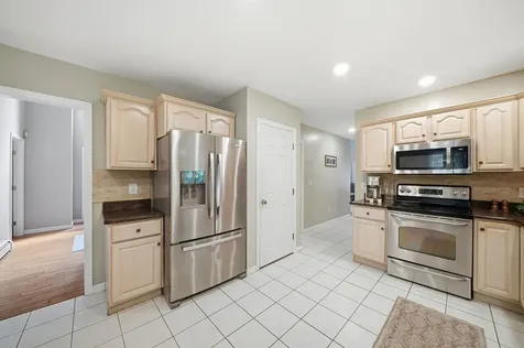 4 Longmeadow Road Windham NH 03087