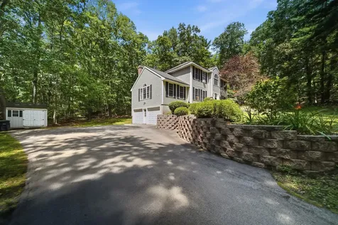 4 Longmeadow Road Windham NH 03087