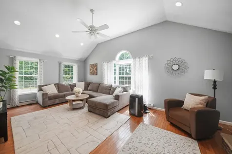 4 Longmeadow Road Windham NH 03087