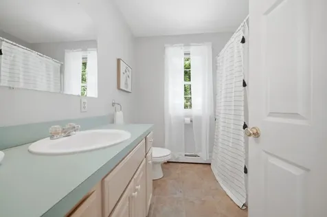 4 Longmeadow Road Windham NH 03087