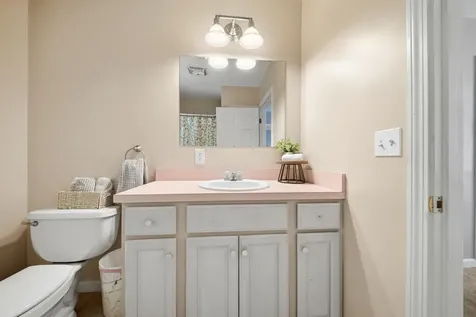 4 Longmeadow Road Windham NH 03087