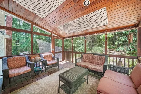 4 Longmeadow Road Windham NH 03087