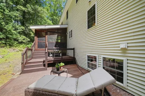 4 Longmeadow Road Windham NH 03087
