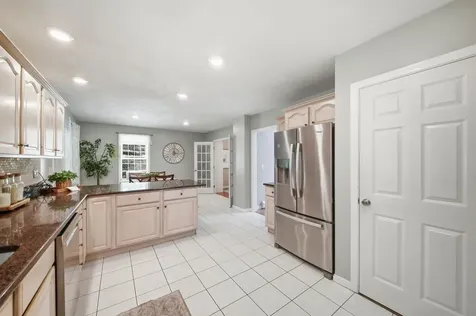 4 Longmeadow Road Windham NH 03087