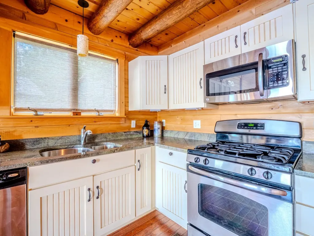242 Little Rutland Road Castleton VT 05732