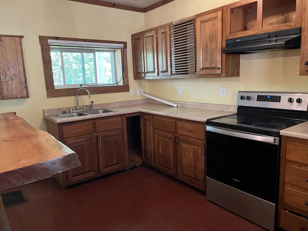 35 Mountain Avenue St. Johnsbury VT 05819