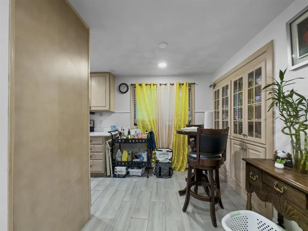 8 Haigh Avenue Salem NH 03079