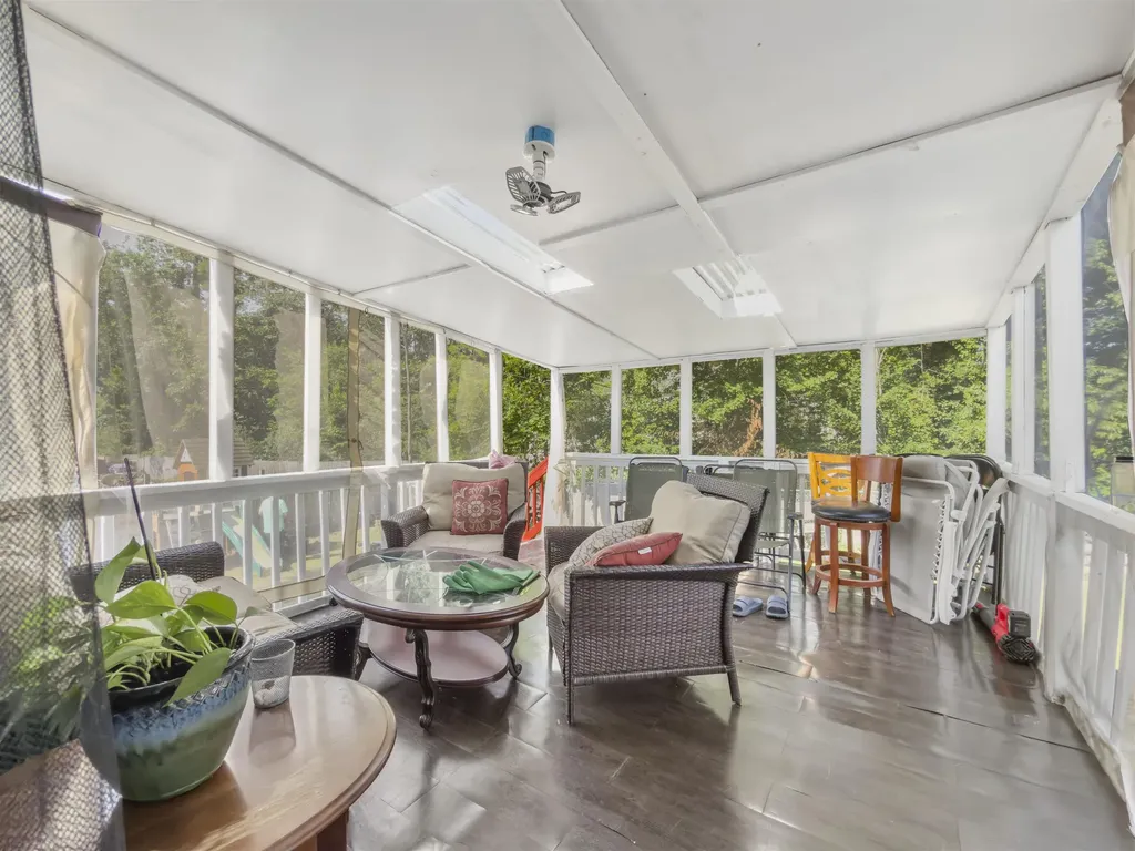 8 Haigh Avenue Salem NH 03079