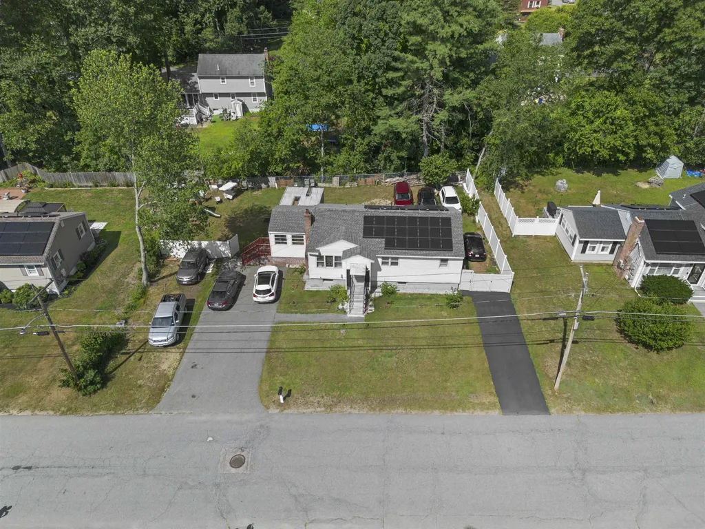 8 Haigh Avenue Salem NH 03079