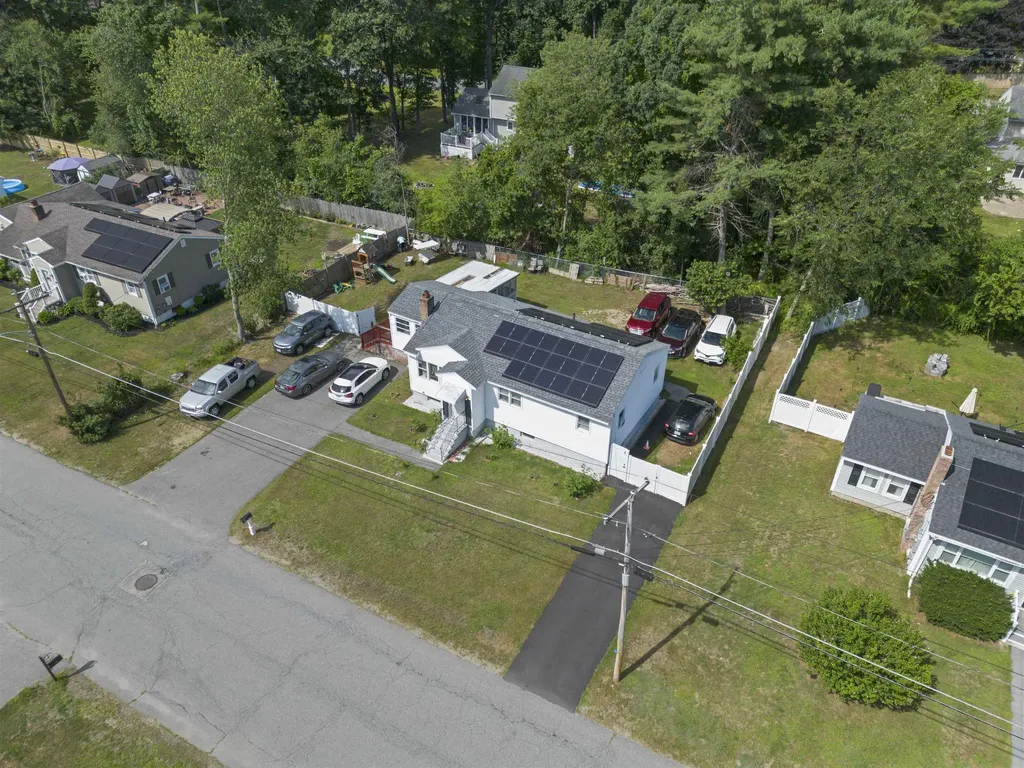 8 Haigh Avenue Salem NH 03079