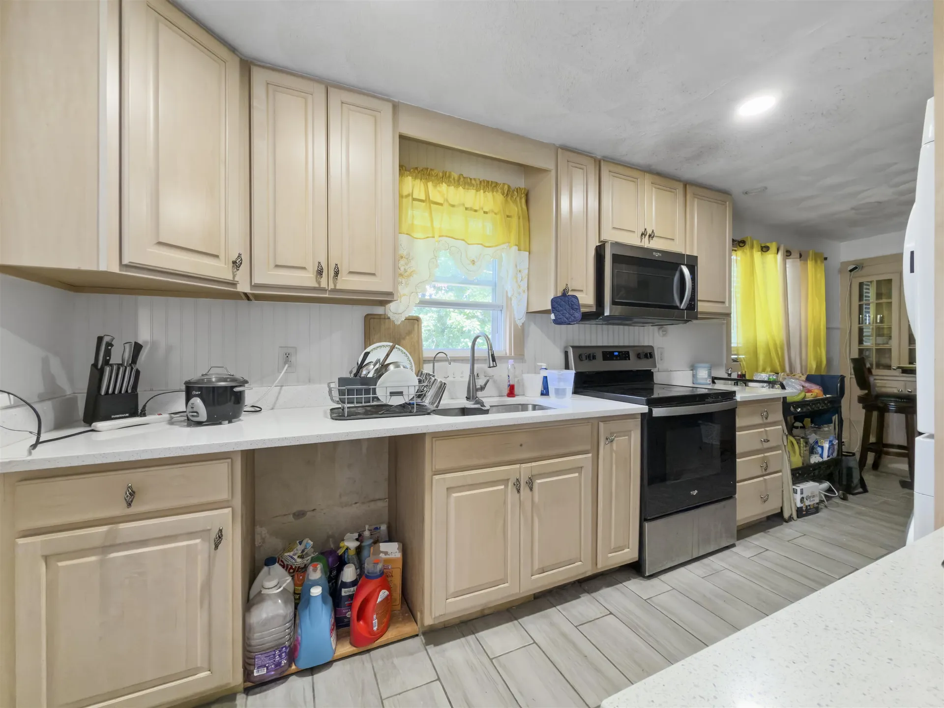 8 Haigh Avenue Salem NH 03079