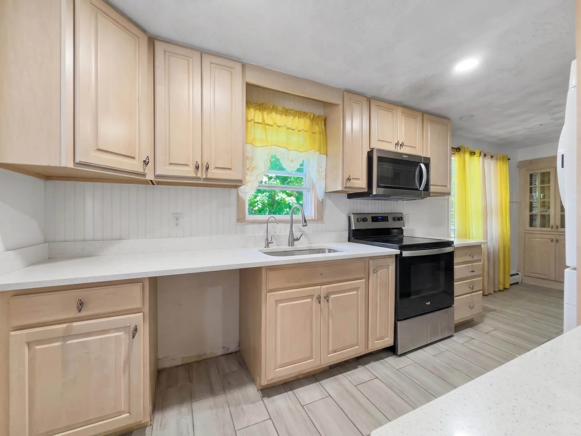 8 Haigh Avenue Salem NH 03079