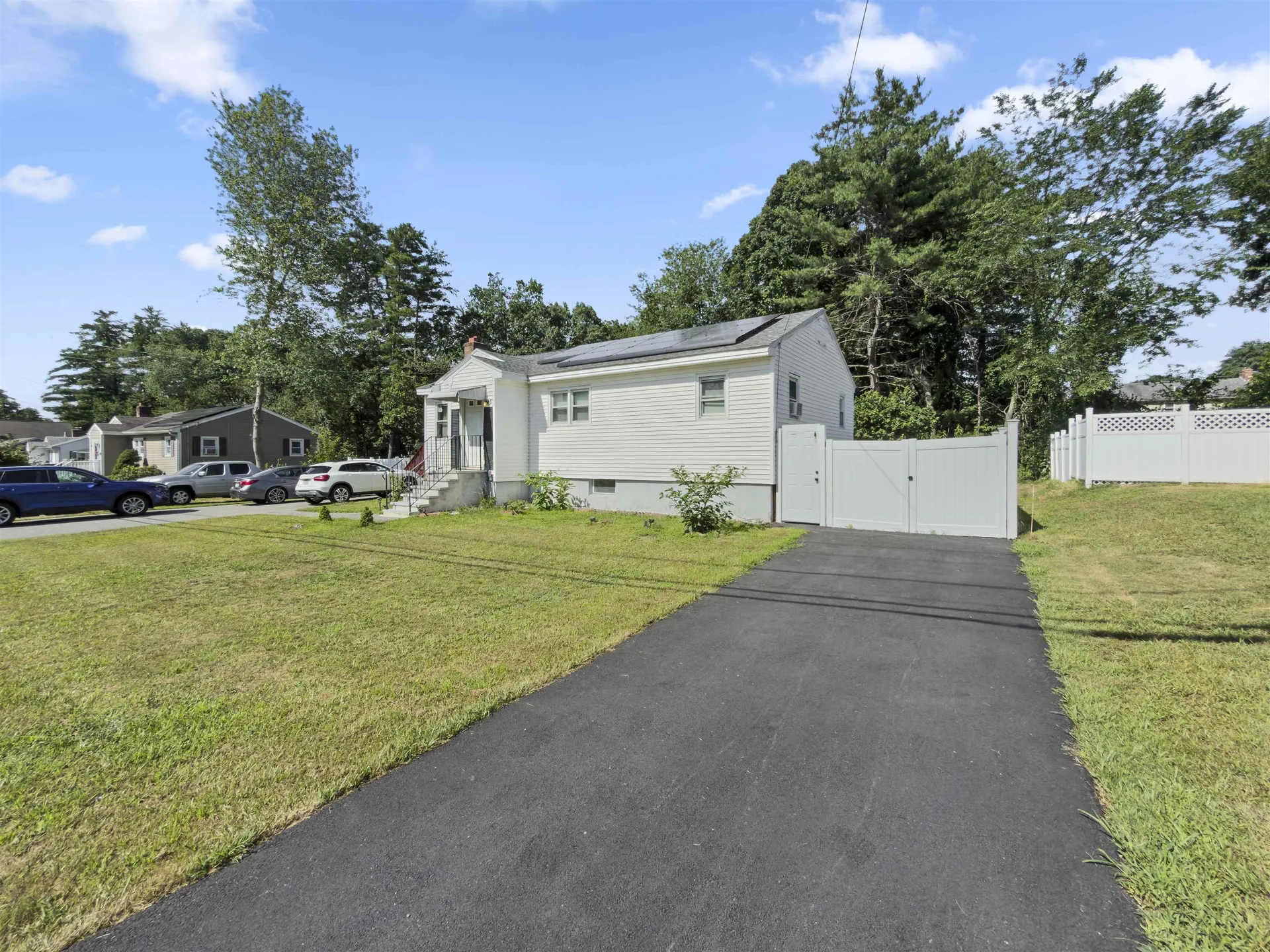8 Haigh Avenue Salem NH 03079