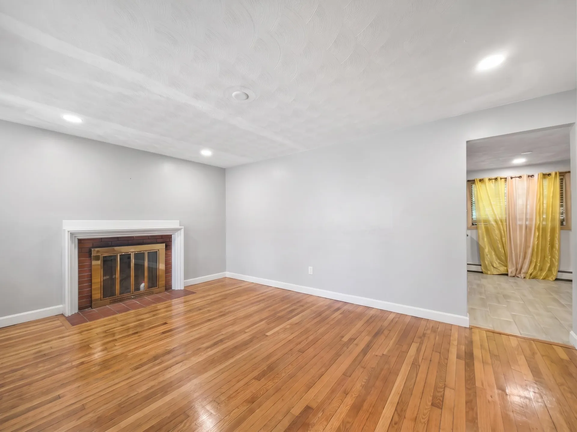 8 Haigh Avenue Salem NH 03079