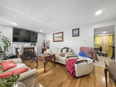 8 Haigh Avenue Salem NH 03079